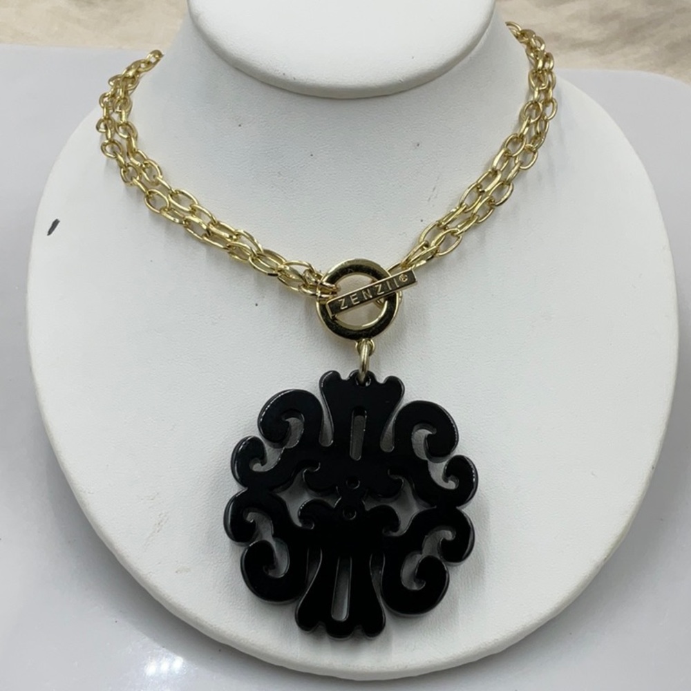 ZENZII 18” Double Gold Chain Necklace Featuring (2 1/4” Diameter) Black Pendant
